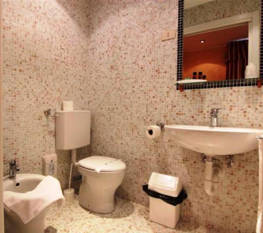 Adele Hotel 3*